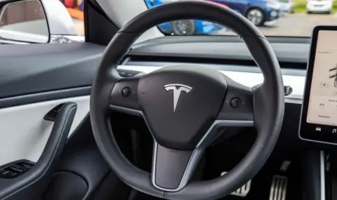 Ford и Tesla разкриха колко клиентите им са карали на автопилот - 1