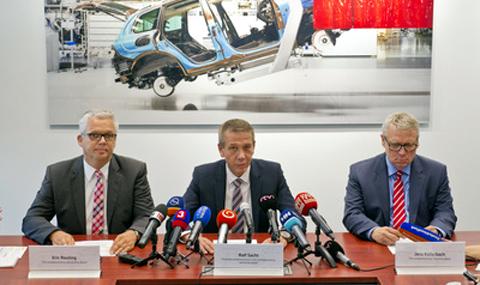 Volkswagen вдига заплатите в Словакия след стачка - 1