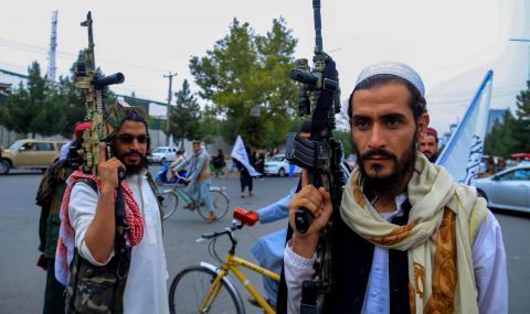 Талибаните стреляха във въздуха, за да разпръснат демонстрация в Кабул - 1
