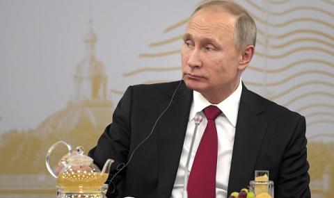Кремъл: Спокойно, няма проблеми с рейтинга на Путин - 1