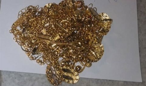 Заловиха близо 1 кг златни накити на пункта в Малко Търново - 1