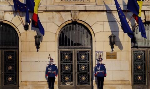 Румънското правителство иска да ореже заплатите на чиновниците с 25% - 1