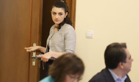 Продължават разговорите в парламента между ГЕРБ-СДС и ПП-ДБ - 1