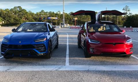 Драг между Lamborghini Urus и Tesla Model X с неочакван край - 1