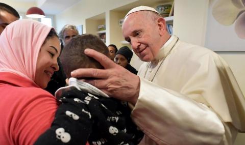Изненадващо посещение на папа Франциск - 1