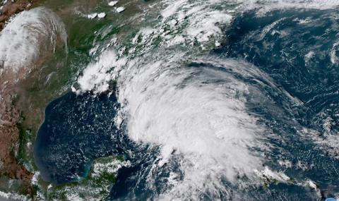 Масова евакуация в сезона на ураганите (СНИМКИ) - 1