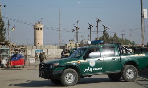 Четирима убити при самоубийствено нападение в Кабул - 1