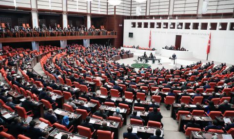 Народни представители се биха в турския парламент - 1