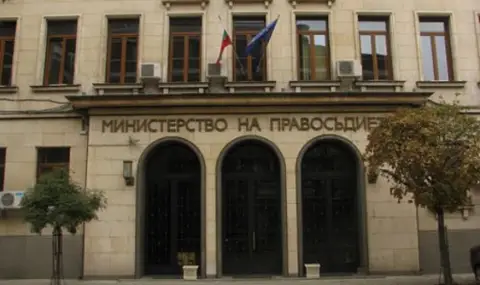 Затягат мерките срещу имотните измами: Нови правила за сделки, завещания и нотариуси