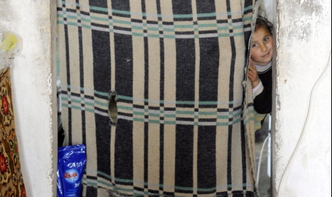 С риск за живота жени пренасят лекарства в Сирия - 1