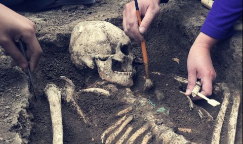 Откриха древни гробници на 5000 години в Полша - 1
