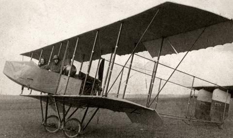 13 август 1912 г. Български боен самолет прелита над София - 1