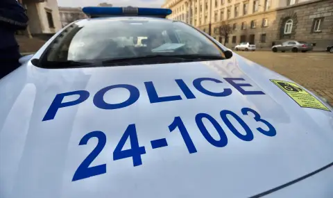 Криминално проявен мъж опита да подкупи пътни полицаи със 100 лева, арестуваха го - 1