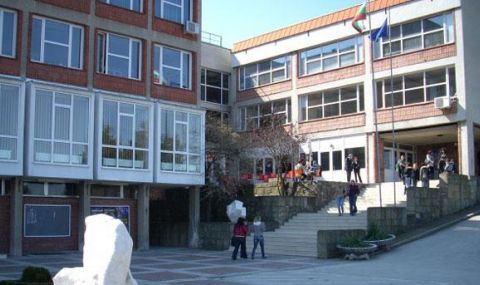 Наш университет "разжалва" Путин - 1