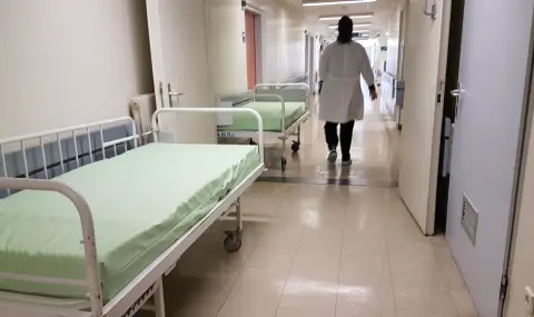 Пожар в болница в гръцката столица, започнала е евакуация - 1