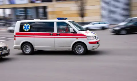  Двама души загинаха при сблъсък с линейка в окупираната от Русия част на Украйна - 1