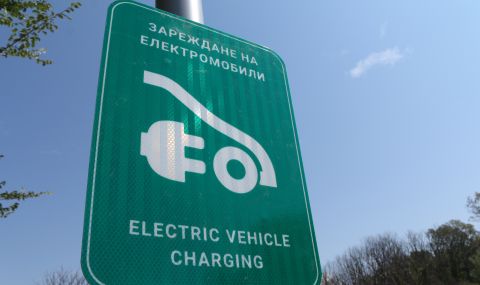 Експерт: Блокиране на забраната на автомобили с ДВГ след 2035 г. е правилна стъпка - 1