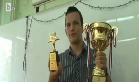 Ученик от Пловдив стана шампион на Азия по математика - 1