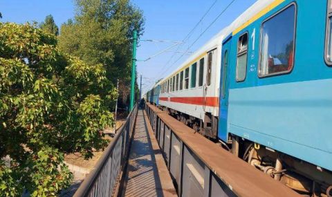 Мъж се самоуби, лягайки пред влак в Пловдив - 1