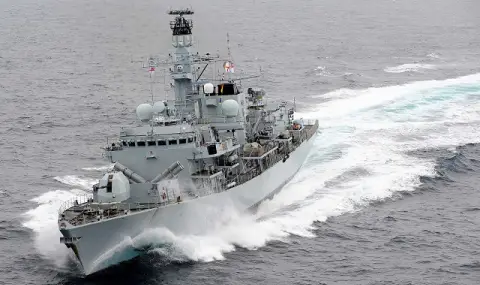 Напрежение край Острова! Британските ВМС преследват руски кораби край Обединеното кралство  - 1