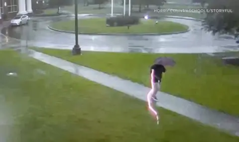 Четирима са с опасност за живота  след поразяване от мълния в Дрезден - 1