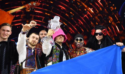 Победителите от "Евровизия" продават на търг наградата си (ВИДЕО) - 1