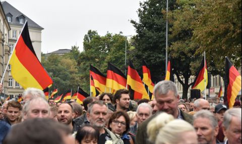Работници в Германия излизат на протест - 1