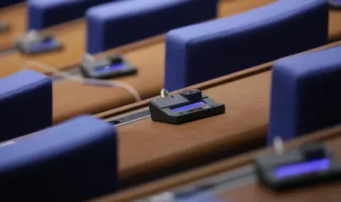 Шестима министри на първи парламентарен контрол