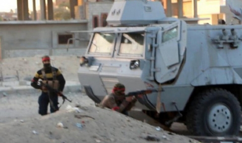 8 полицаи загинаха при терористична атака в Египет - 1