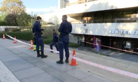 Разследват инцидента с падналото с парапет на НДК момче