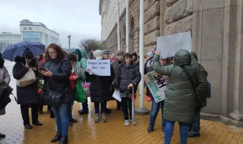 Хора с увреждания излизат на мирен протест за адекватни пенсии - 1