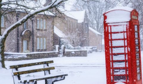 Бурята "Лариса" донесе снежен хаос във Великобритания - 1
