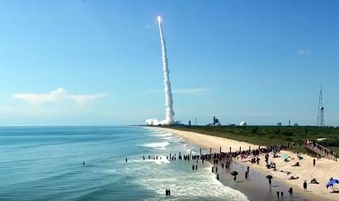 Илон Мъск отново постигна успех със SpaceX - 1