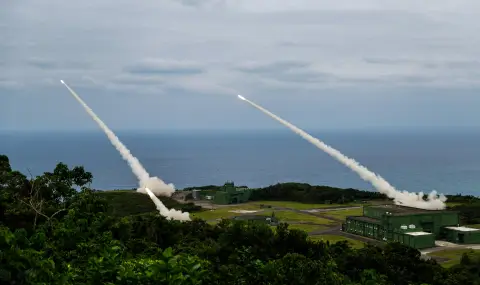 Китайският военен министър заплаши Тайван с инвазия - 1