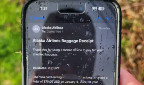 iPhone оцеля след падане от злополучния полет на "Аляска еърлайнс" - 1