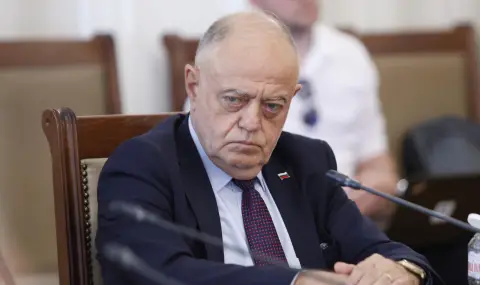 Атанас Атанасов поиска от премиера обяснение защо България е защитила руския олигарх Искандер Махмудов - 1