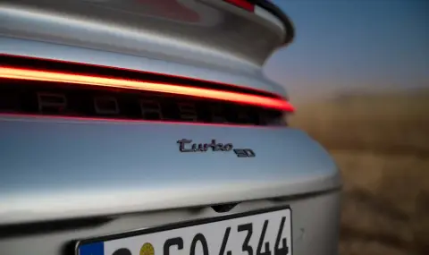 Porsche 911 Turbo Hybrid ще дебютира догодина - 1