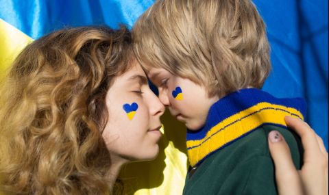 Над 1 милион деца избягали от Украйна  - 1