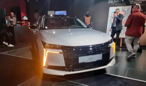 Новият френски шик в компактния клас вече е в България. Вижте и колко струва - 1