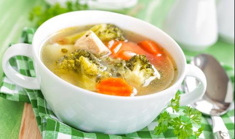 Рецепта за вечеря: Пилешка супа с броколи - 1