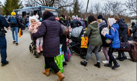 Франция: Пристигнали са около 30 000 украински бежанци  - 1