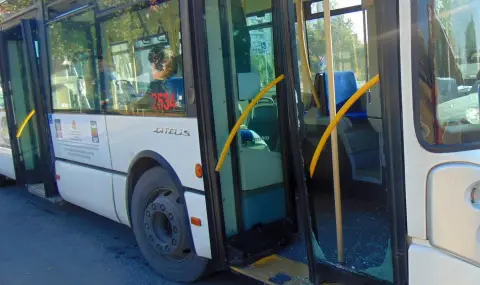 Нападение срещу автобус на градския транспорт в Габрово: Младеж стрелял по него с пневматичен пистолет - 1