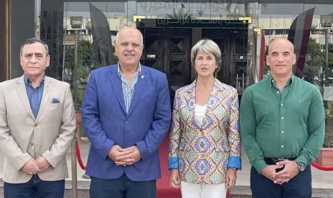 Весела Лечева гостува на Египетския олимпийски комитет, подписа се в книгата на музея в Кайро - 1