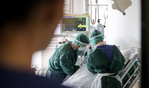 Германия: Лекари отказват да лекуват неваксинирани и нетествани - 1