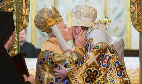 Вартоломей връчи томоса за автокефалията на украинския митрополит - 1