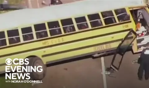 Училищен автобус катастрофира в Тексас, има двама загинали ВИДЕО - 1