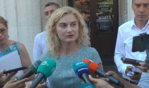 Зарица Динкова: В една лодка сме с ресторантьорите и се опитваме да осигурим по-добър сезон - 1