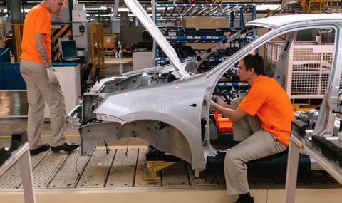 Автомобилното производство в Русия се възстановява: Вече няма да има недостиг на лади - 1