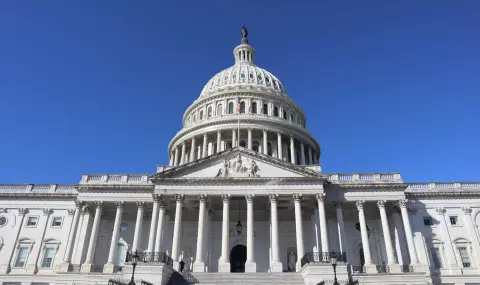 Американски сенатори пристигат в Тайван, за да подкрепят отбранителния бюджет от 40 млрд. долара - 1