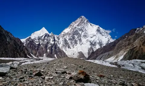 Откриха тяло на мъж, изчезнал преди 28 години, в топящ се ледник в Пакистан - 1